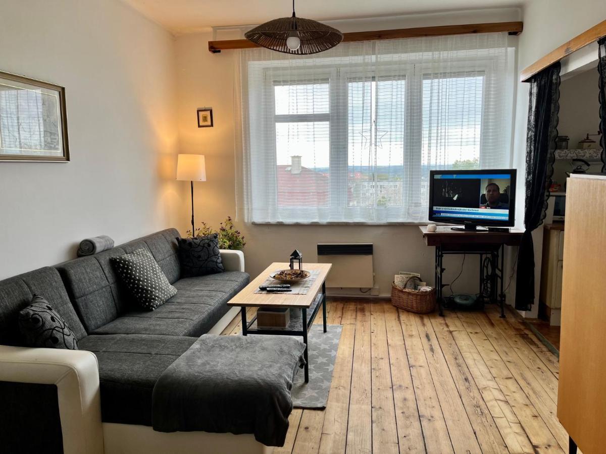 Slunny Byt S Krasnym Vyhledem Apartment Nove Mesto nad Metuji Exterior photo